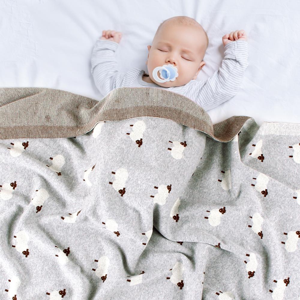 Couverture-Bebe-Tricot-Agneau-sommeil-profond