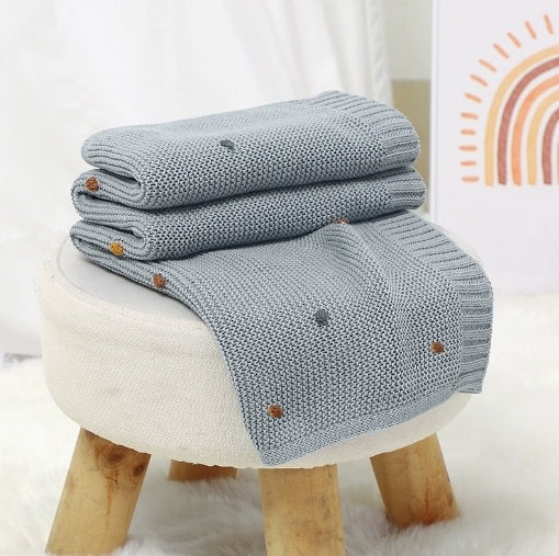 Couverture-Bebe-Tricot-Petits pompons-bleu