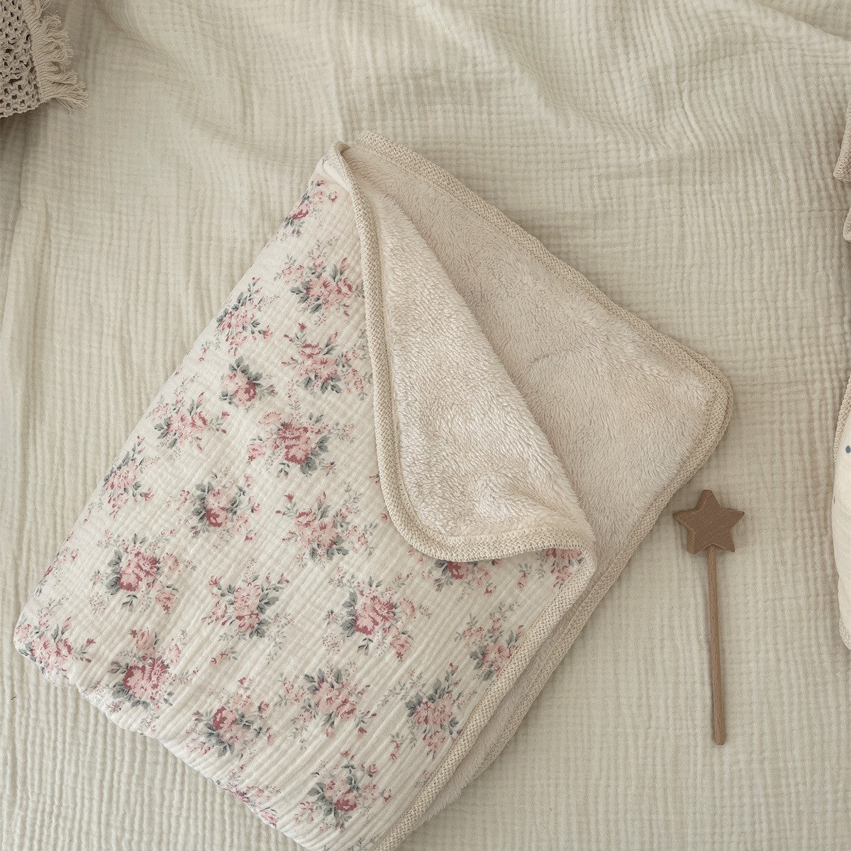 Couverture bébé - Floral | Douceur Polaire