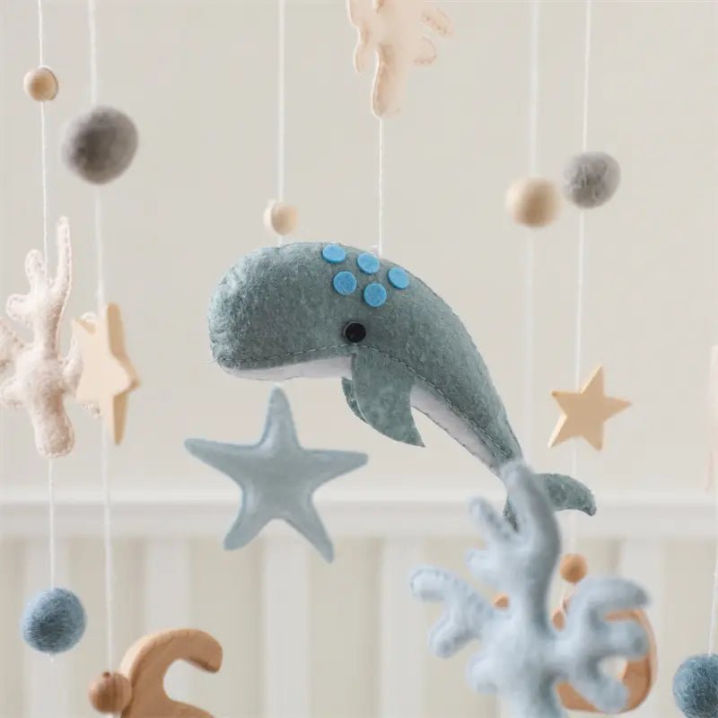 Mobile-Bebe-Monde-Marin-baleine