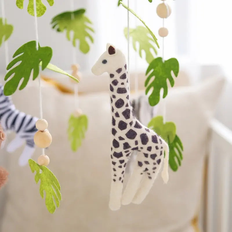 Mobile-bebe-pour-lit-Jungle-girafe