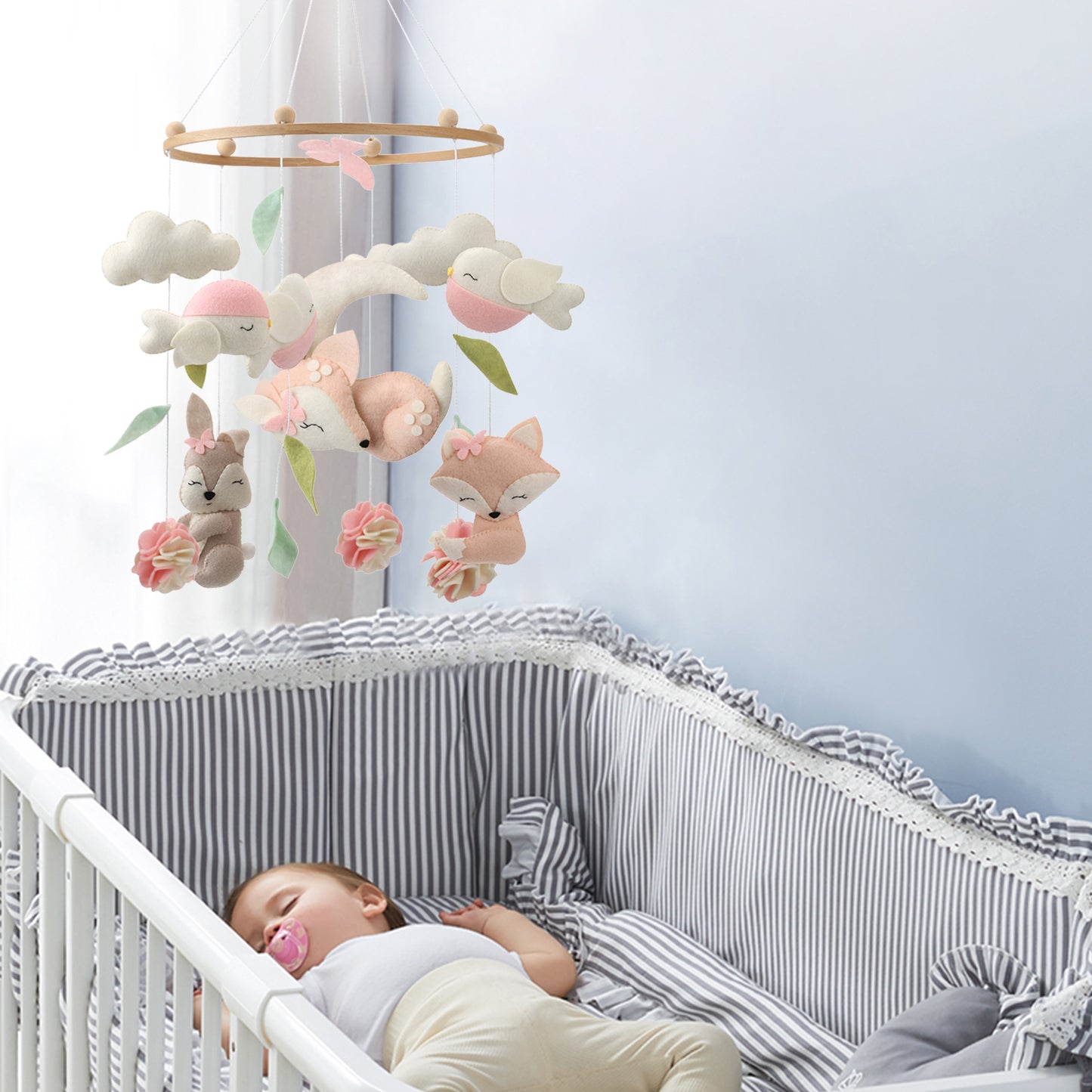 Mobile-lit-bebe-Foret-nuits-sereines