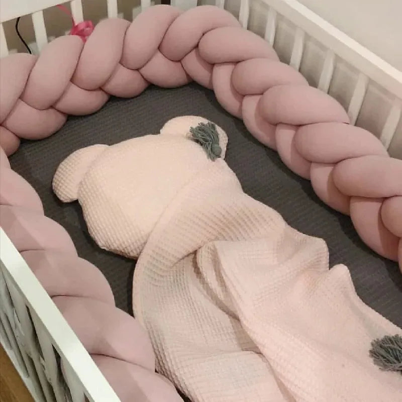 Tresse-de-Lit-Bebe-Rose-cocon-reconfortant