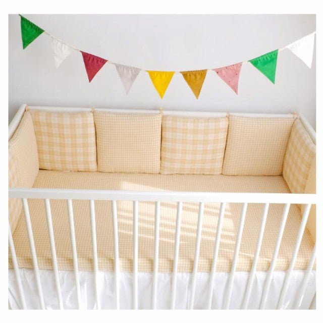 Tour-de-lit-Bebe-Vichy-Jaune-decoration