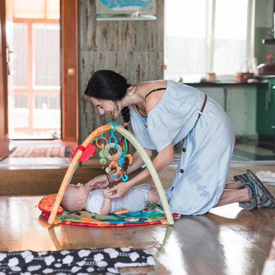 confort-bebe-maman-tapis-eveil