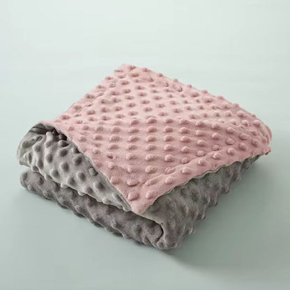 Bebe-plaid-tout-doux-gris-rose