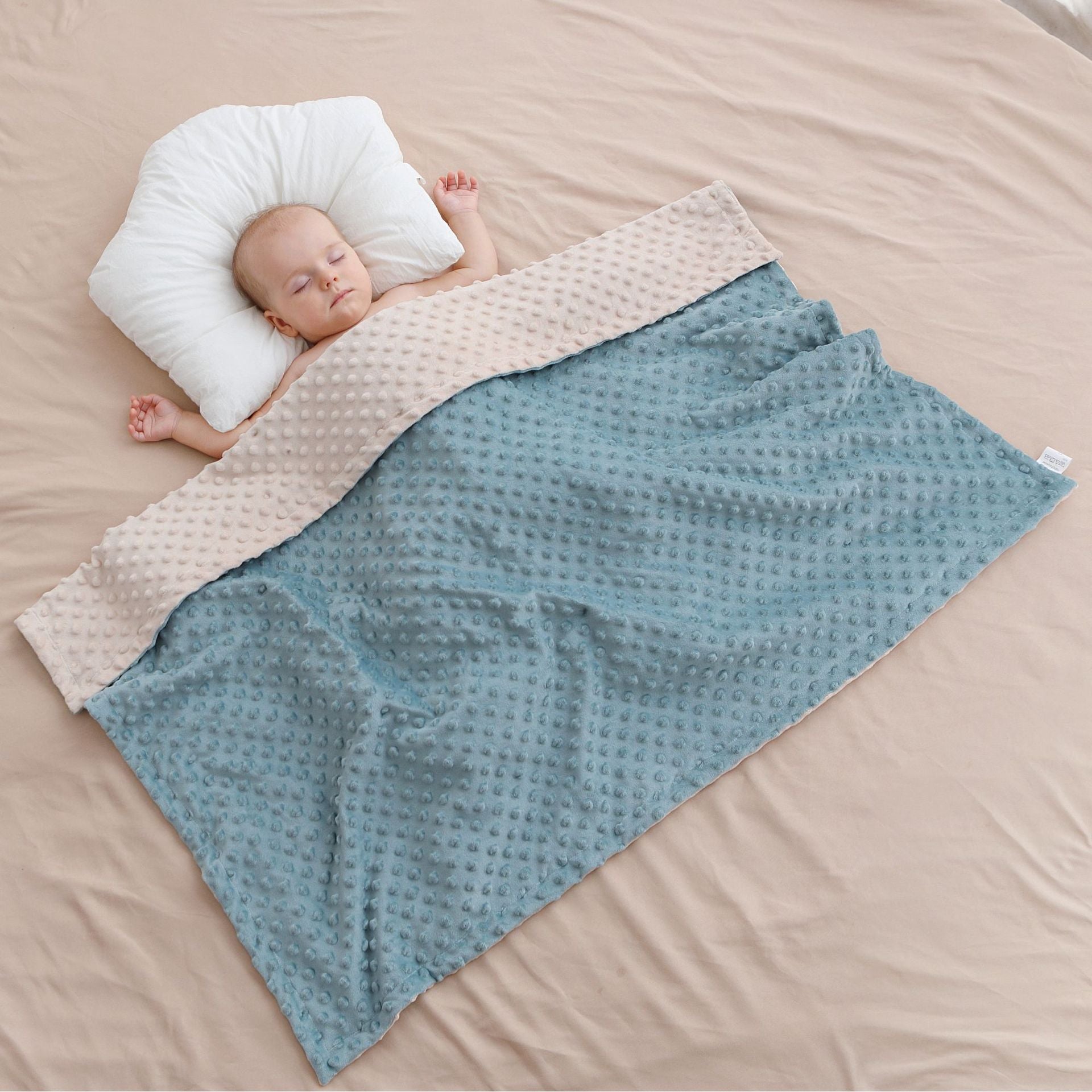 Bebe-plaid-tout-doux-sommeil