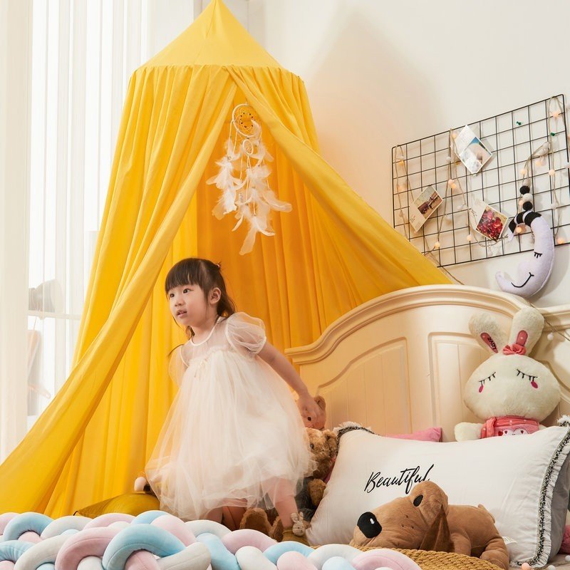 Ciel-de-Lit-bebe-Jaune-espace-jeux