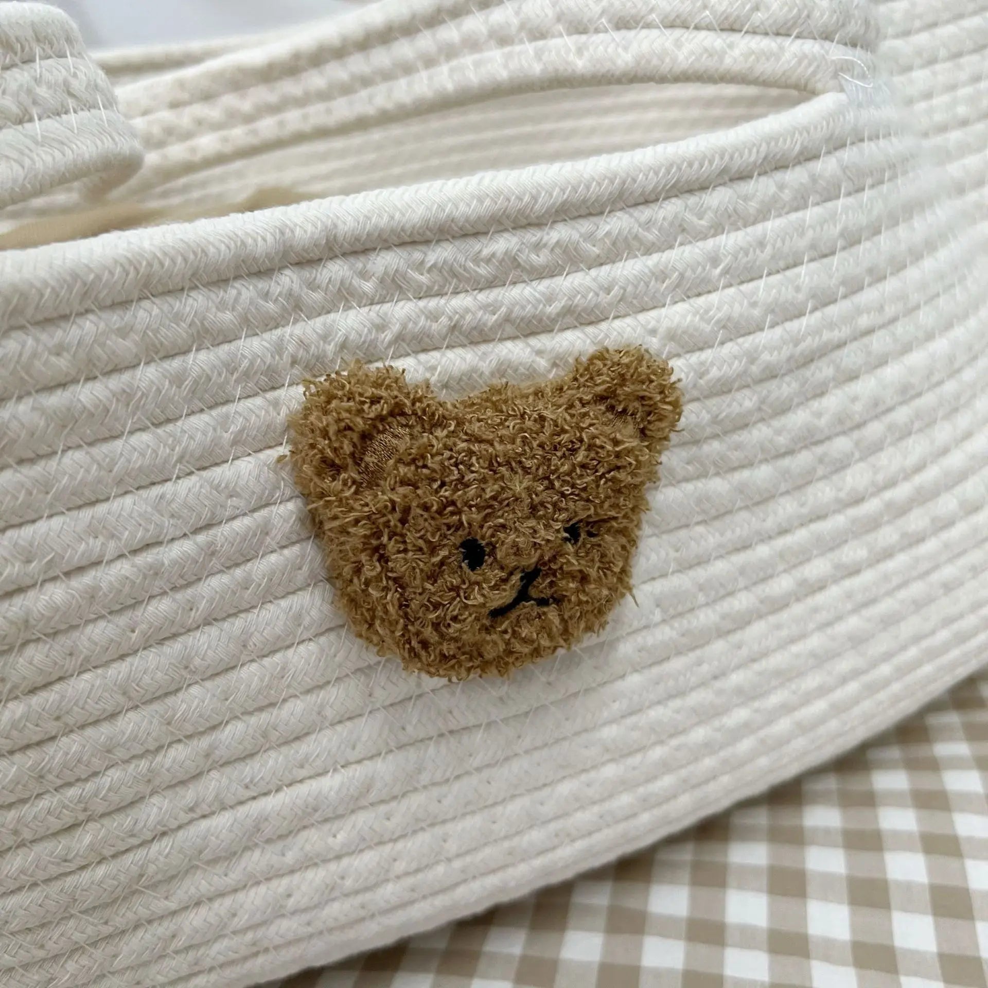 Couffin-Bebe-Blanc-Petit-Ours-Brun-details