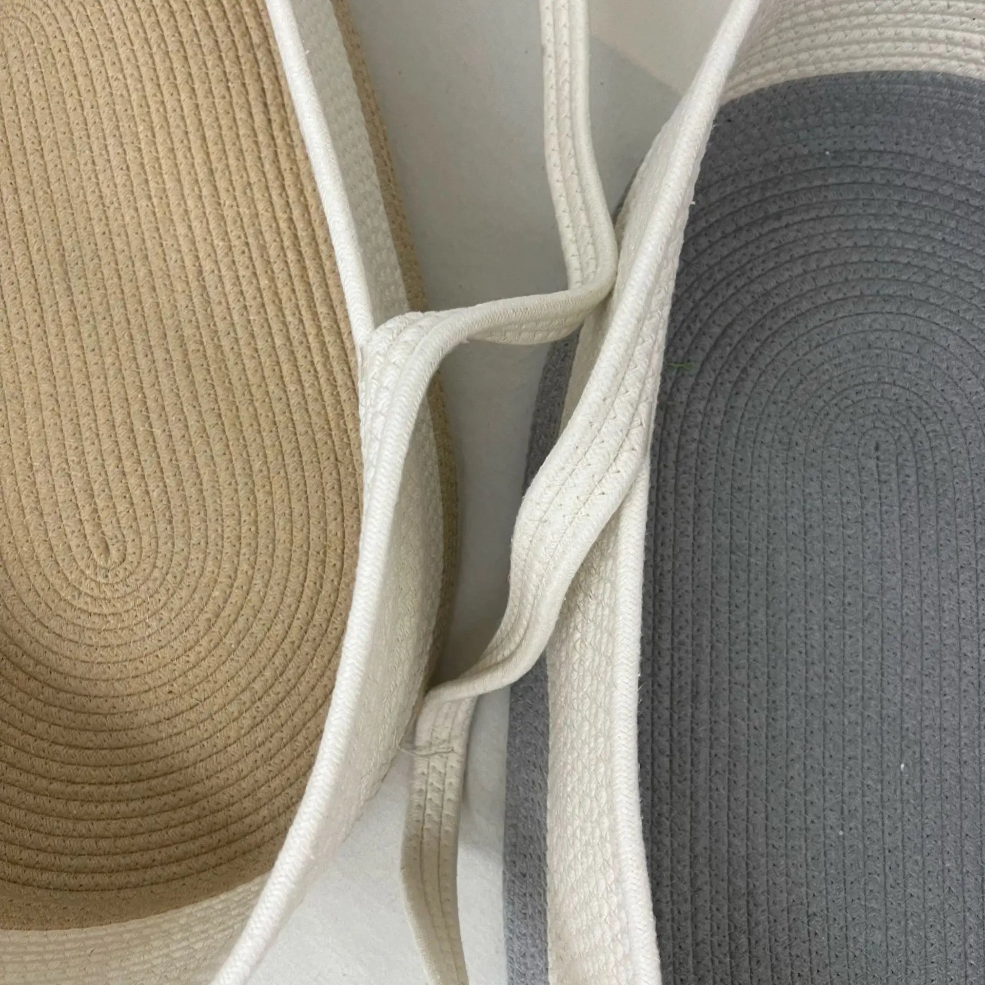 Couffin-Bebe-Gris-Blanc-pratique