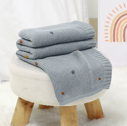Couverture-Bebe-Tricot-Petits pompons-bleu