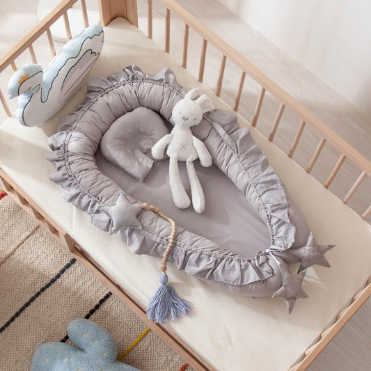 Reducteur-de-lit-bébé-Gris-nid-douillet