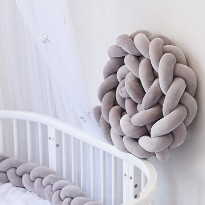 Tour-de-Lit-Tressé-Taupe-design-harmonieux