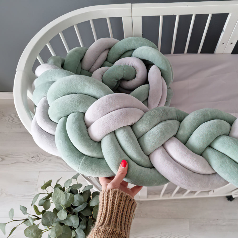 Tresse-de-Lit-Bebe-6-Brins-Vert-Sauge-Blanc-protection