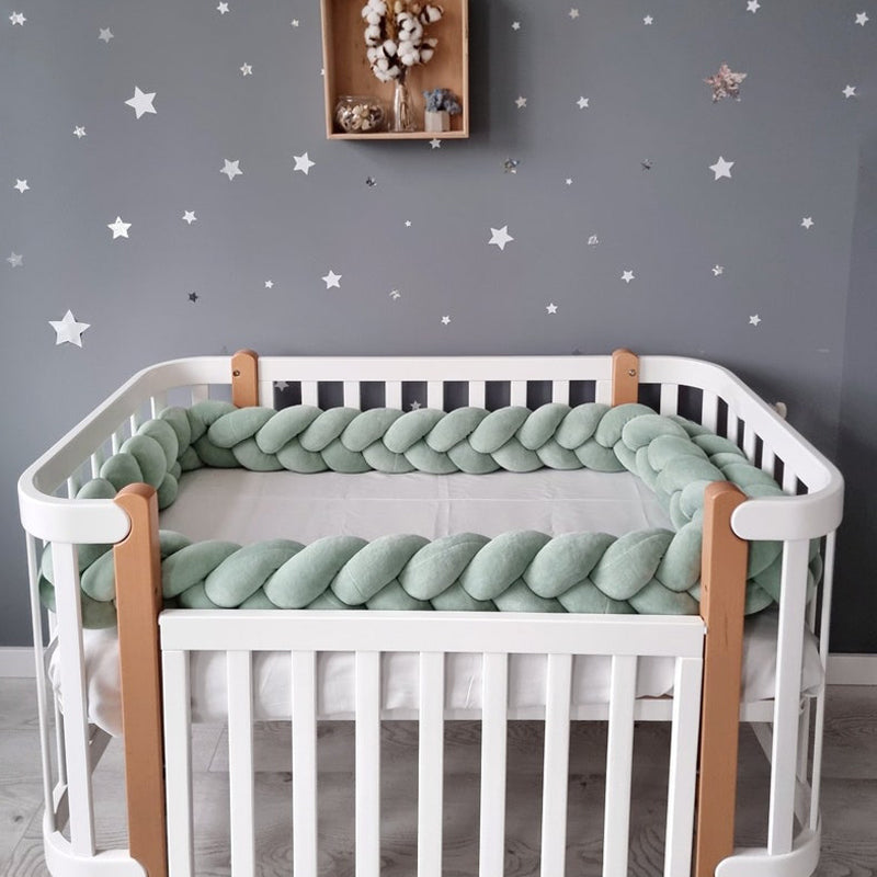 Tresse-de-Lit-Bébé-Vert-sauge-chambre-bebe